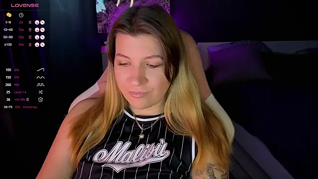 Snapshot of Fairy__Sofia chatting on 01.21.25 Fairy Sofia online show from 01.21.25