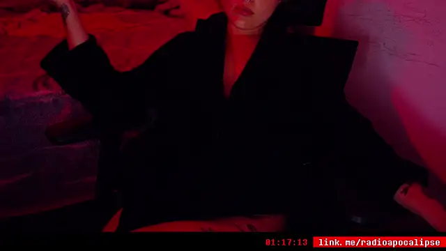 Snapshot of mskuddo chatting on 11.19.25 mskuddo online show from 11.19.25