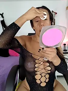 YOURSDEBORA online show from 02.06.25