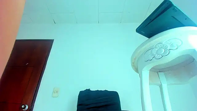 Snapshot of SEXYBABYGIRLTS chatting on 02.14.25 SEXYBABYGIRLTS online show from 02.14.25