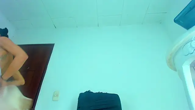 Snapshot of SEXYBABYGIRLTS chatting on 02.20.25 SEXYBABYGIRLTS online show from 02.20.25