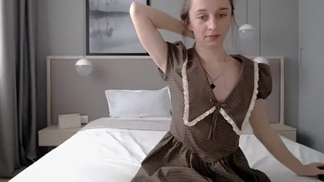 Snapshot of ShySchoolGirl chatting on 11.29.25 ShySchoolGirl online show from 11.29.25