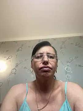 Snapshot of Amberhotqueen chatting on 06.26.26 Amberhotqueen online show from 06.26.26