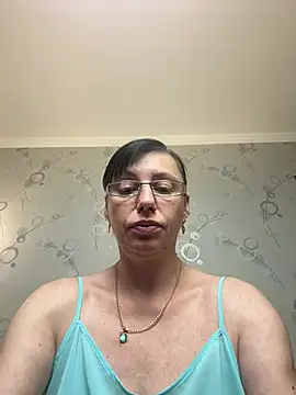 Snapshot of Amberhotqueen chatting on 06.28.26 Amberhotqueen online show from 06.28.26
