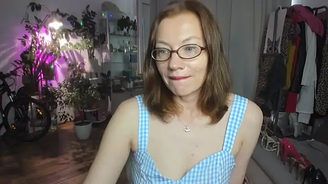 Snapshot of Constancia_pure chatting on 06.12.26 Constancia pure online show from 06.12.26