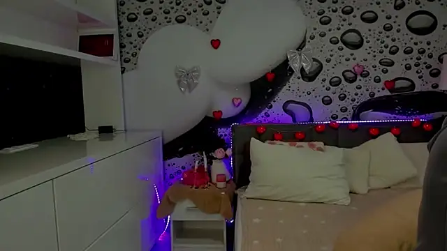 AlmaFancy online show from 02.02.26