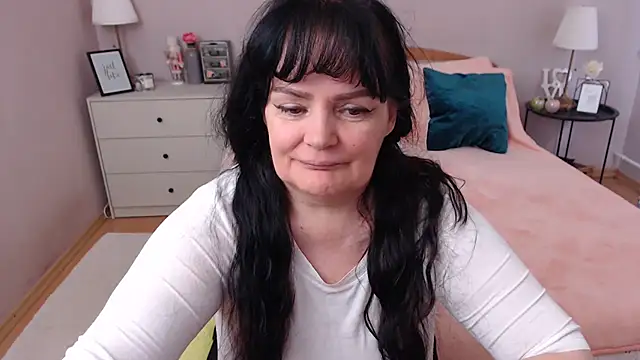 Snapshot of LeveMe2Nightt chatting on 05.25.26 LeveMe2Nightt online show from 05.25.26