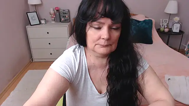 Snapshot of LeveMe2Nightt chatting on 05.30.26 LeveMe2Nightt online show from 05.30.26