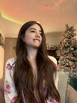 Snapshot of missani chatting on 12.21.24 missani online show from 12.21.24