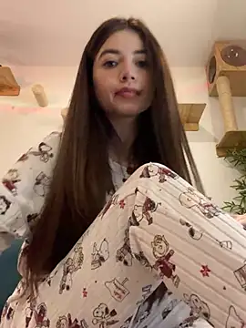 Snapshot of missani chatting on 12.24.24 missani online show from 12.24.24
