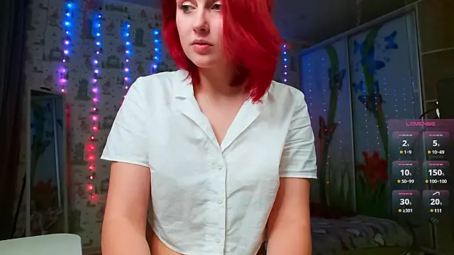 Snapshot of SmokyRose chatting on 01.04.25 SmokyRose online show from 01.04.25