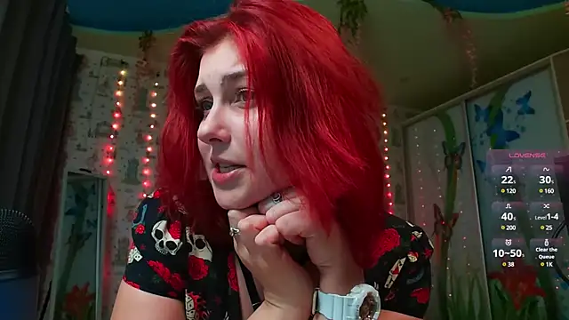 Snapshot of SmokyRose chatting on 01.08.25 SmokyRose online show from 01.08.25