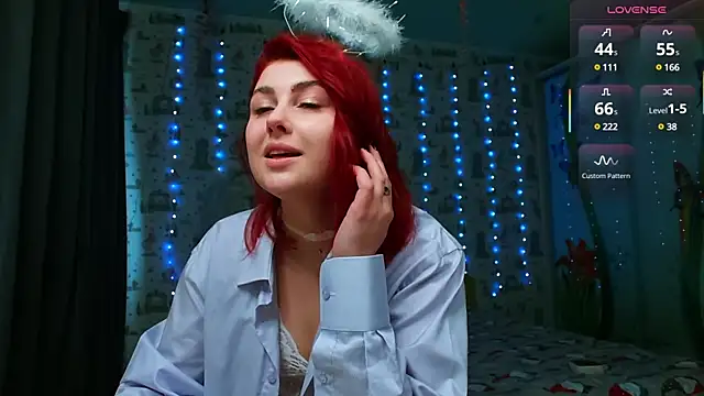 Snapshot of SmokyRose chatting on 02.15.25 SmokyRose online show from 02.15.25