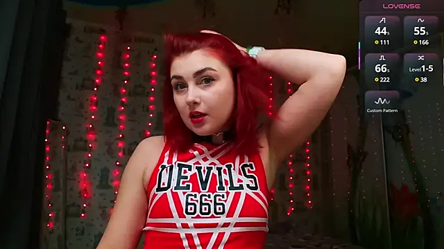 Snapshot of SmokyRose chatting on 02.19.25 SmokyRose online show from 02.19.25