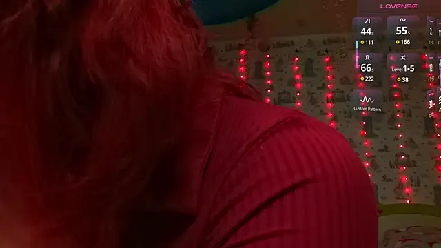 Snapshot of SmokyRose chatting on 02.20.25 SmokyRose online show from 02.20.25