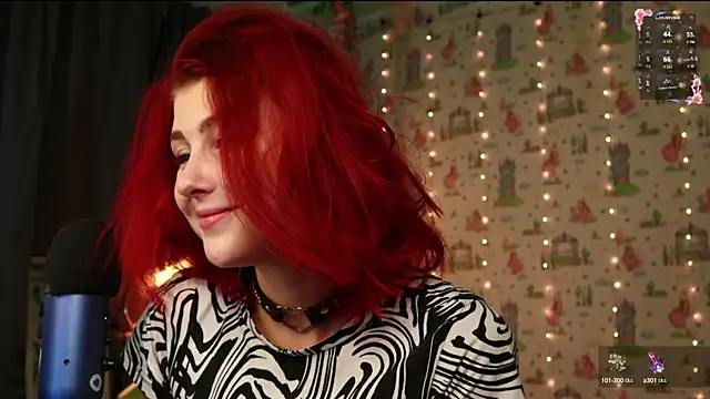 Snapshot of SmokyRose chatting on 09.26.25 SmokyRose online show from 09.26.25