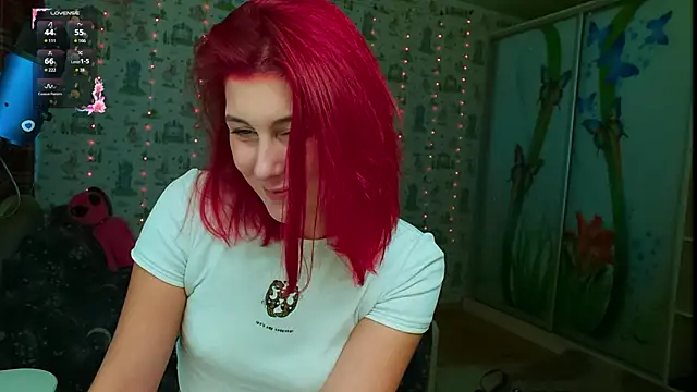 Snapshot of SmokyRose chatting on 10.25.25 SmokyRose online show from 10.25.25