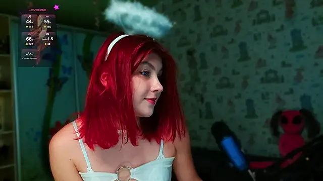 Snapshot of SmokyRose chatting on 11.24.25 SmokyRose online show from 11.24.25