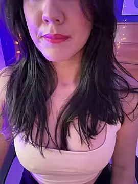 Snapshot of mahia_queen chatting on 04.26.26 mahia queen online show from 04.26.26