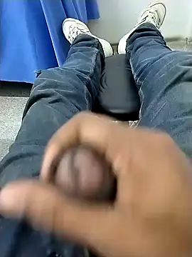 Snapshot of Theplesure007 chatting on 02.18.25 Theplesure007 online show from 02.18.25