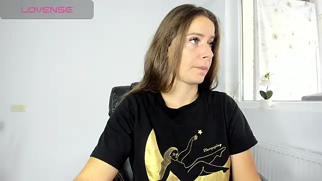 Snapshot of DiamondKay chatting on 10.14.25 DiamondKay online show from 10.14.25