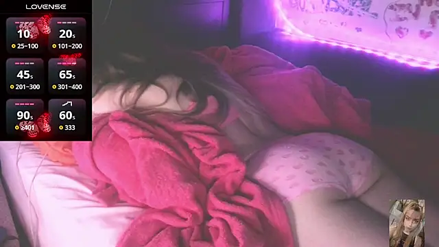 Snapshot of Blondiewithanass chatting on 02.18.26 Blondiewithanass online show from 02.18.26