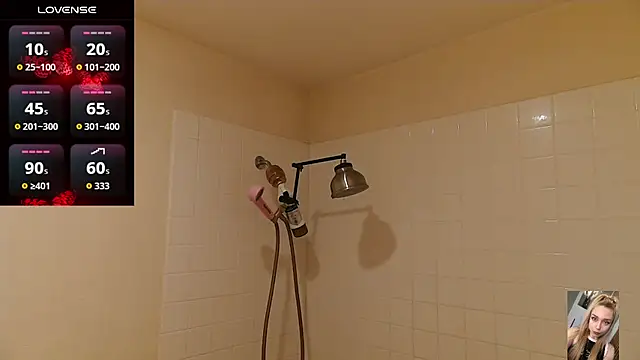 Snapshot of Blondiewithanass chatting on 02.21.26 Blondiewithanass online show from 02.21.26