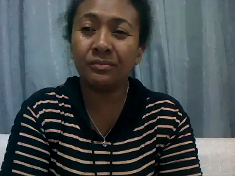 Snapshot of sexyladii chatting on 07.17.26 sexyladii online show from 07.17.26