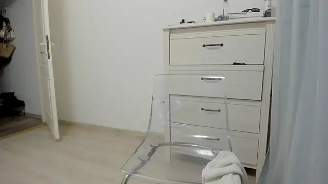 woolfiie online show from 02.24.25