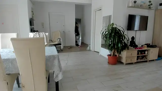 woolfiie online show from 10.06.25