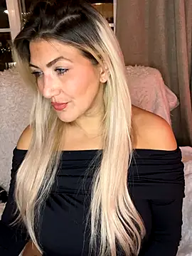 LittleMissEeve online show from 12.17.25