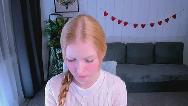 Snapshot of Laly_Peach chatting on 02.19.25 Laly Peach online show from 02.19.25