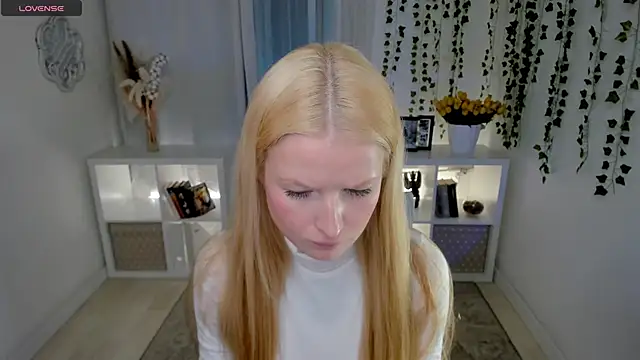 Laly Peach online show from 03.16.26