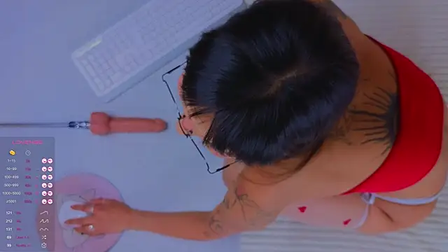 Snapshot of a11yson chatting on 09.27.25 a11yson online show from 09.27.25