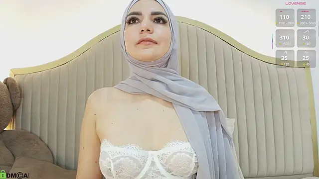 dalilasaadi  online show from 09.18.25