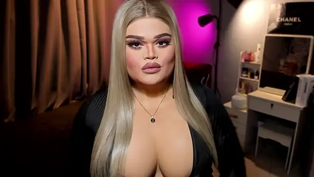 Snapshot of KarolinaThompson chatting on 12.03.24 KarolinaThompson online show from 12.03.24