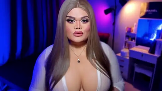 Snapshot of KarolinaThompson chatting on 12.07.24 KarolinaThompson online show from 12.07.24