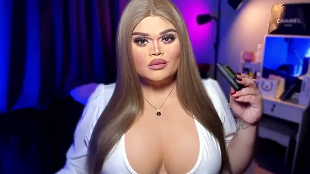 Snapshot of KarolinaThompson chatting on 12.22.24 KarolinaThompson online show from 12.22.24