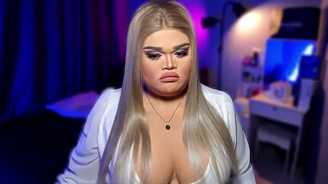 Snapshot of KarolinaThompson chatting on 01.19.25 KarolinaThompson online show from 01.19.25