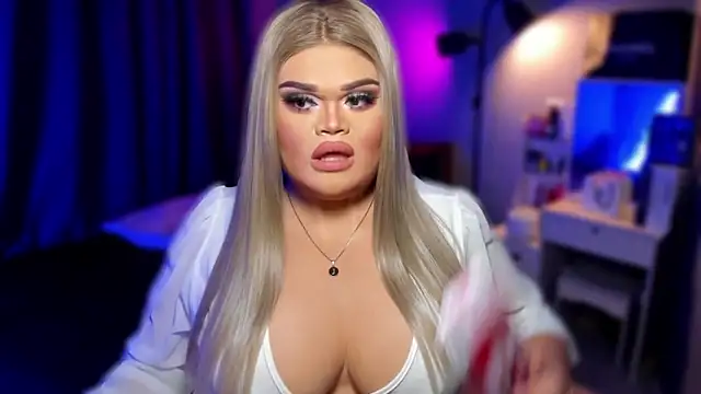 Snapshot of KarolinaThompson chatting on 01.19.25 KarolinaThompson online show from 01.19.25