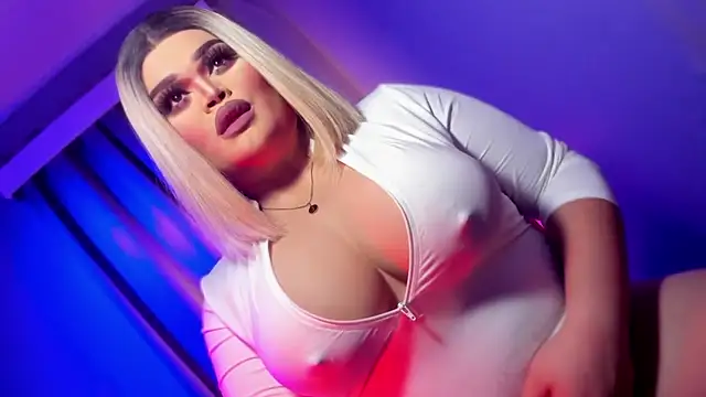 Snapshot of KarolinaThompson chatting on 03.22.25 KarolinaThompson online show from 03.22.25