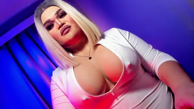 Snapshot of KarolinaThompson chatting on 03.22.25 KarolinaThompson online show from 03.22.25