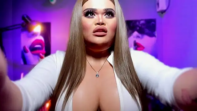 Snapshot of KarolinaThompson chatting on 09.25.25 KarolinaThompson online show from 09.25.25