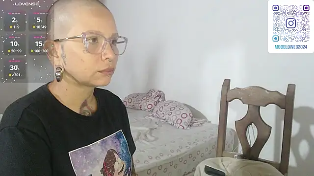 moon cat85 online show from 01.21.25