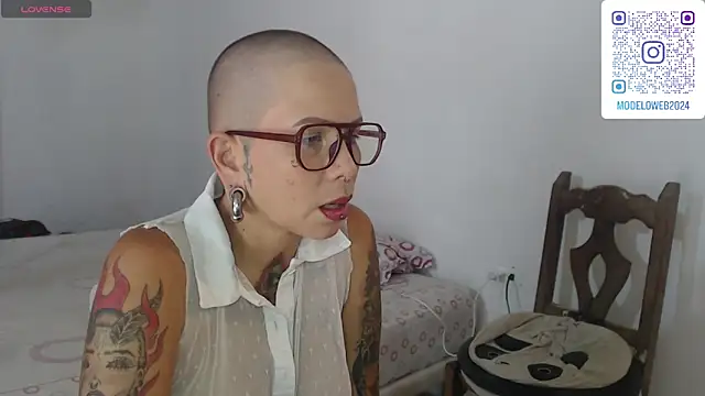 moon cat85 online show from 01.23.25