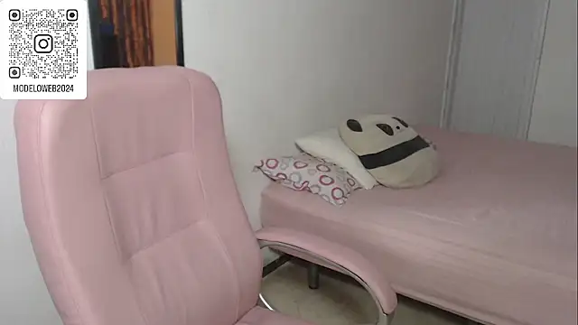 moon cat85 online show from 02.21.25