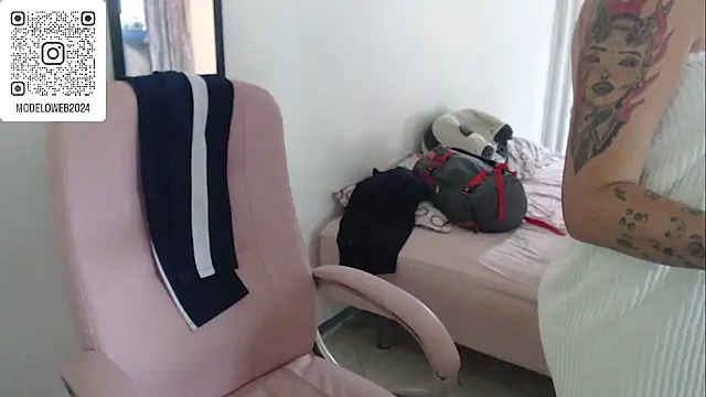 moon cat85 online show from 02.21.25