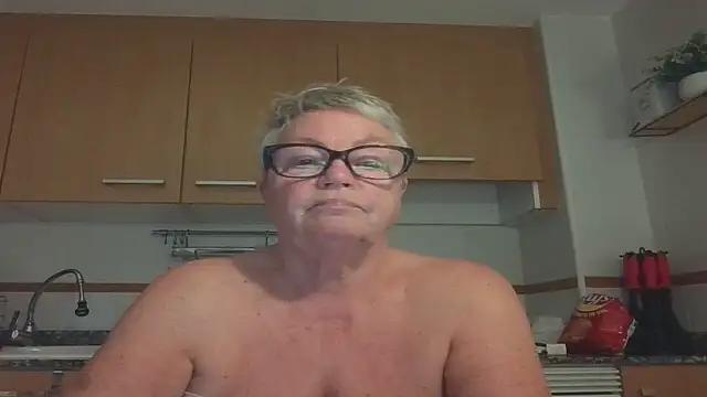 GrannyChrissy68 online show from 09.27.25