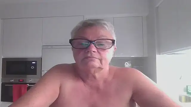 GrannyChrissy68 online show from 10.09.25