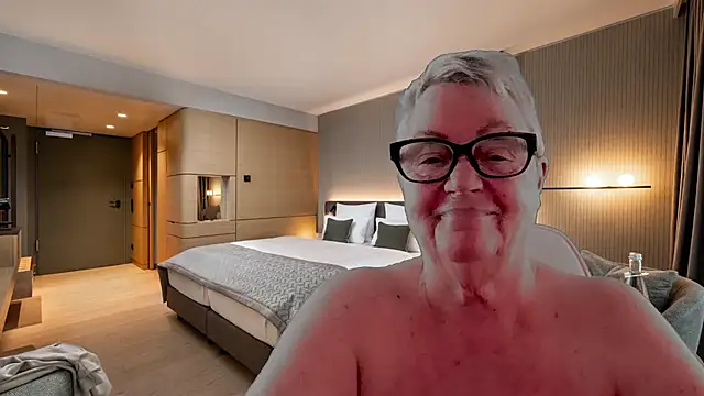 GrannyChrissy68 online show from 01.11.26